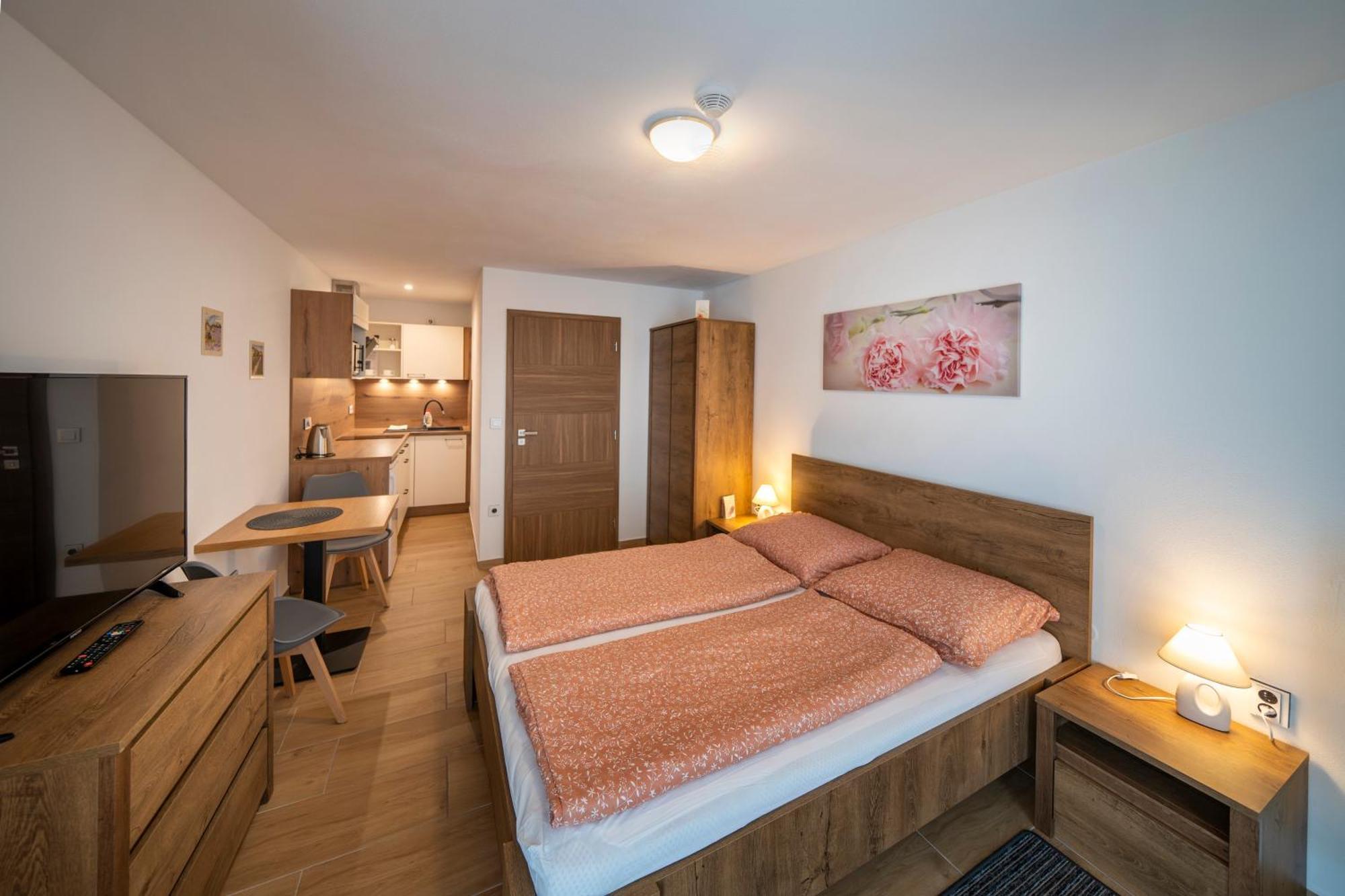Apartmany Pod Namestim 2 Telc Exterior photo