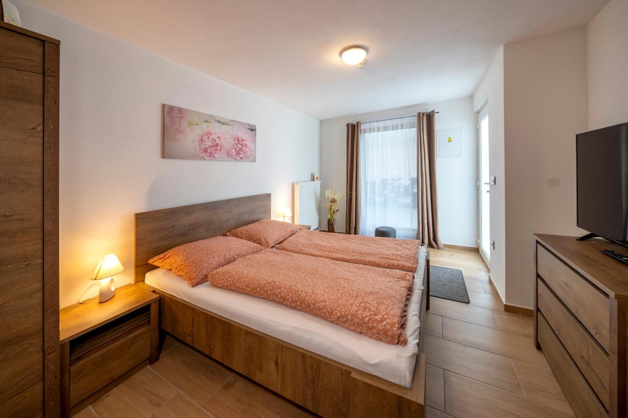 Apartmany Pod Namestim 2 Telc Exterior photo