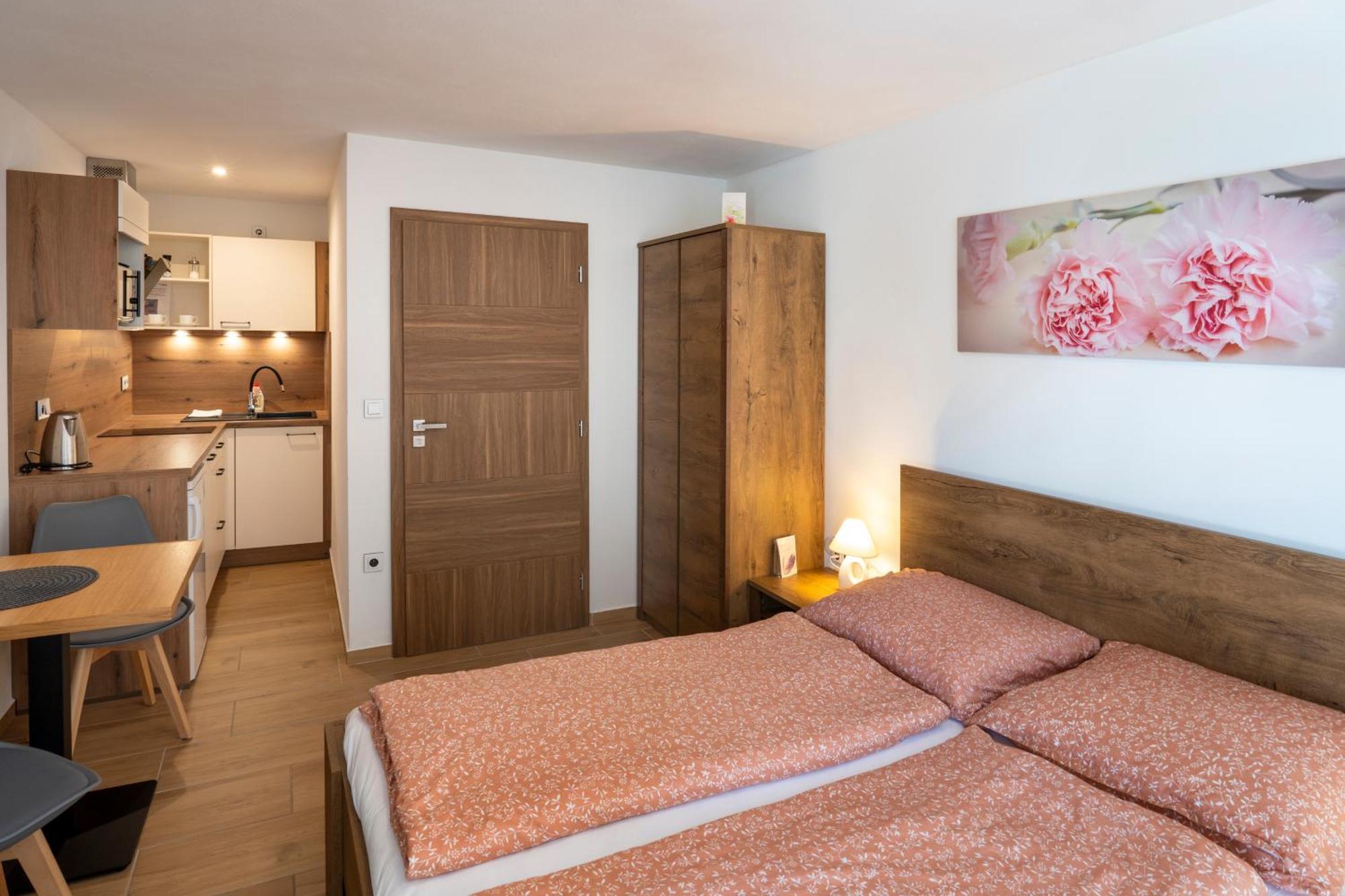 Apartmany Pod Namestim 2 Telc Exterior photo