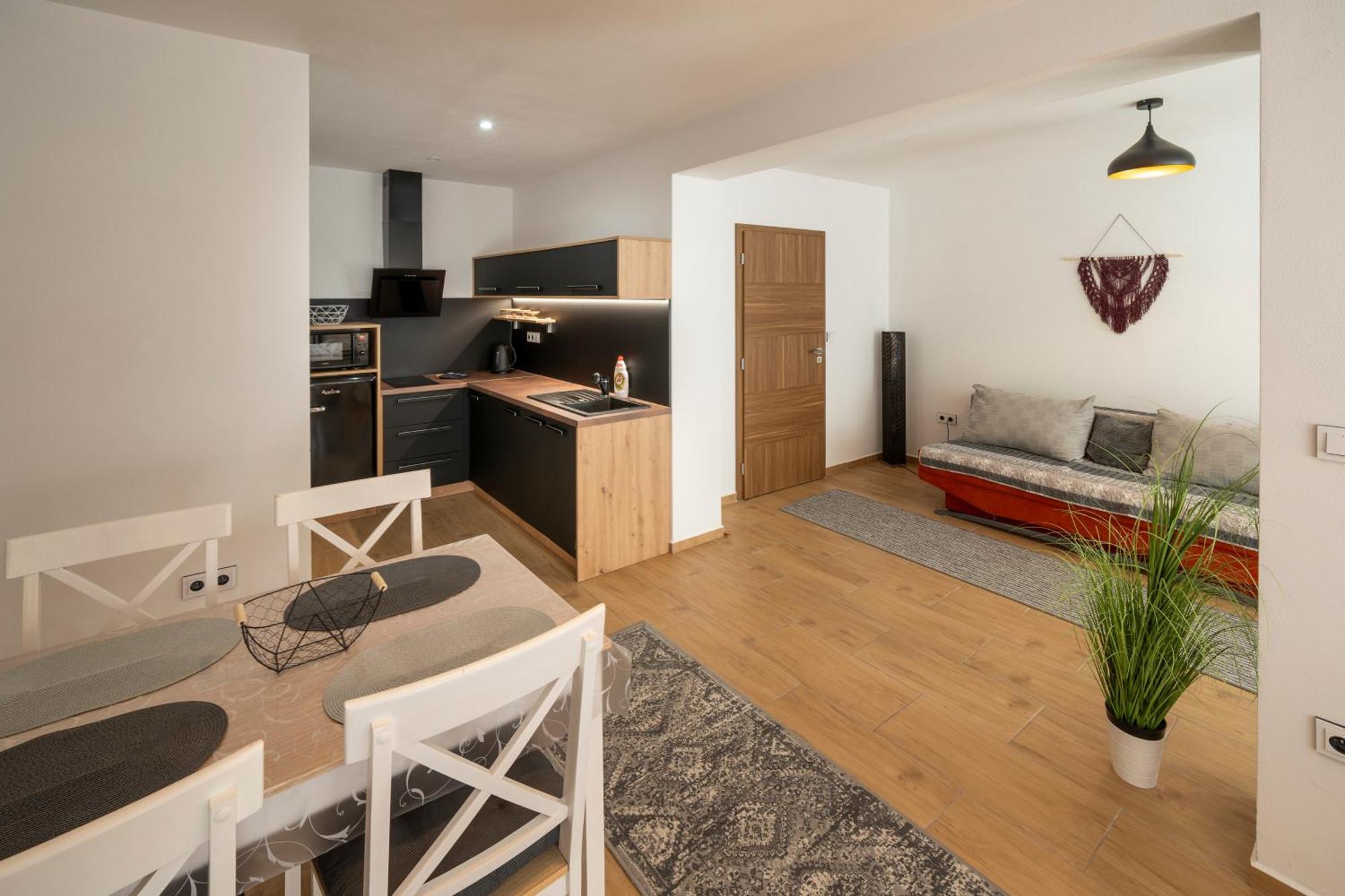 Apartmany Pod Namestim 2 Telc Exterior photo